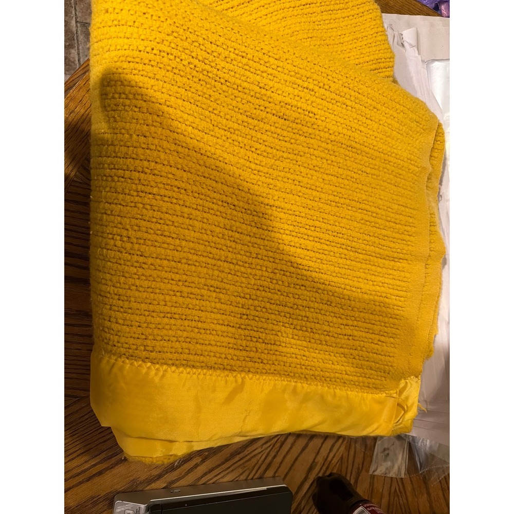 Vintage Fashion Manor JCPenney Yellow Thermal Waffle Knit Blanket Satin Trim MCM